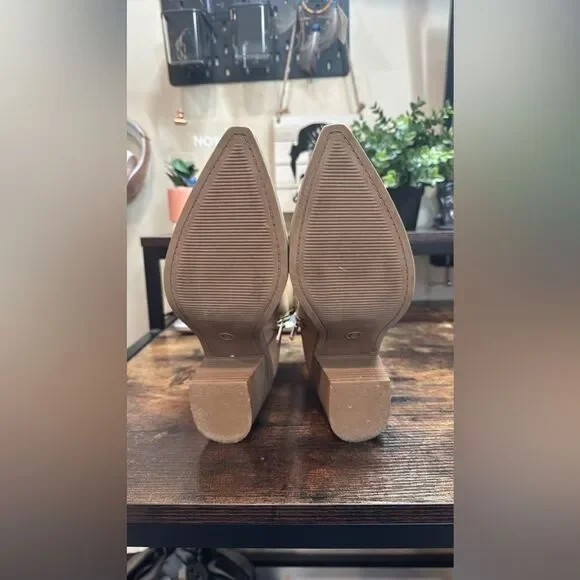 Universal Thread Tan western Bootie size 8 - Picture 12 of 12